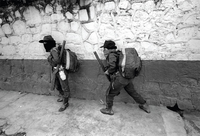 two-women-soldiers